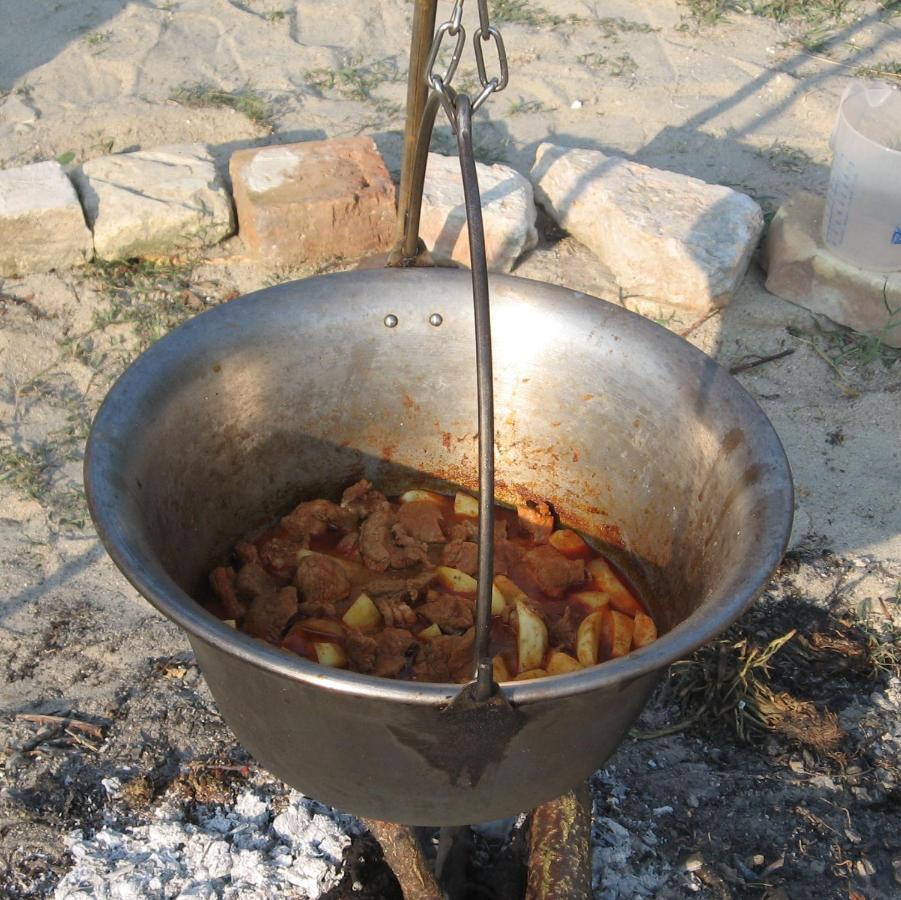 Camping Fantazia Tanya Szentkiraly Luaran gambar